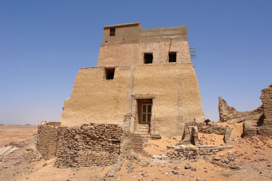 Old Dongola - so called throne Hall in deserted Makuria christian state in old  Sudan
