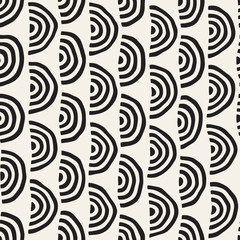 Monochrome minimalistic seamless pattern with arcs. Simple hand drawn texture. Vector background with rounded inky lines 