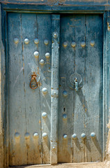 Obraz premium old doors in historical quarter of the Iranian city of Meybod