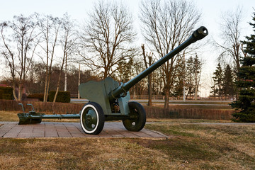 85-mm antitank divisional gun D-44