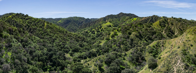 Hiking trail leads through California valley in Los Angeles County © kenkistler1