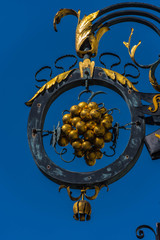 Historisches Wirtshausschild Detail Augsburg
