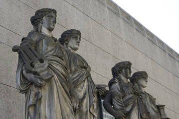 Vier Karyatiden 1