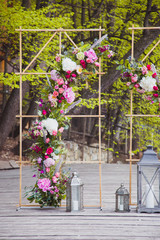 Fototapeta na wymiar wedding flower arch