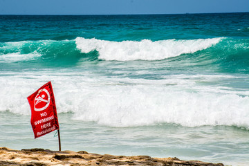 Obraz premium No Swimming Red Flag, Phuket Thailand
