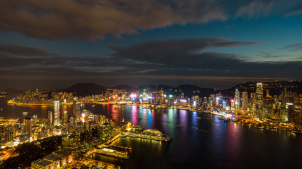 Fototapeta na wymiar 九龍半島から望む香港の夜景