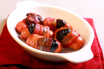Pigs in blankets