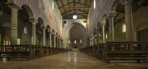 Fototapeta premium San Piero a Grado near Pisa, Romanesque basilica, view to the east (10th-11th century, frescoes from the 13th-14th century)_Pisa, Tuskany, Italy