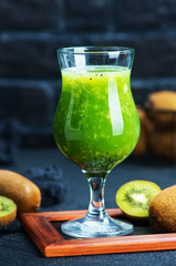 kiwi smoothie