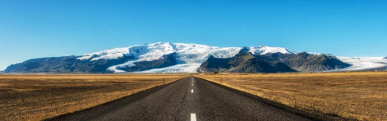 Keuken spatwand met foto Beroemde ringweg in IJsland die leidt naar Vatnajokull, ook bekend als de Vatna-gletsjer. © Nick Fox