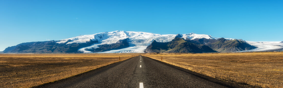 Famous ring road in Iceland leading to Vatnajokull, also known as the Vatna Glacier.