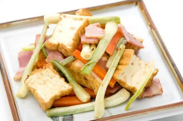 島らっきょうと厚揚げの炒め物