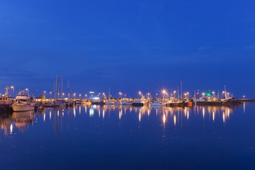 Naklejka premium Port Władysławowo w nocy w Polsce