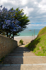 En bas des marches .. La plage 