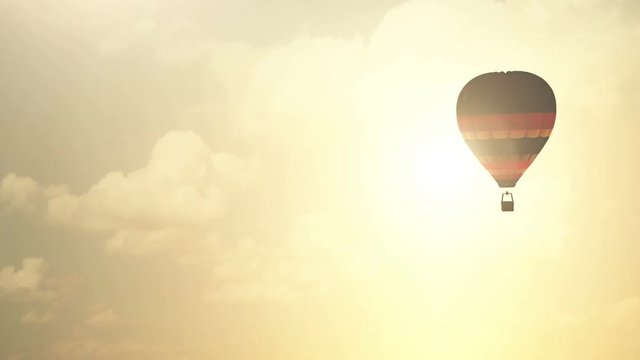 4K Animation of Hot Air Balloon at Sunset