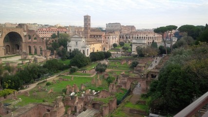 Fototapeta na wymiar monumenti di Roma, veduta aerea