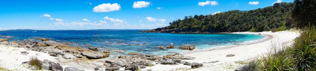 Fototapeta na wymiar Beautiful tropical beach landscape panorama