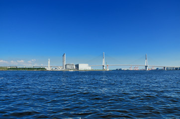 横浜　青空と鶴見つばさ橋