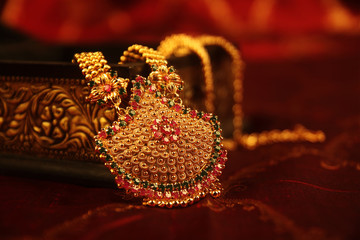  Indian Traditional Gold Necklace  © SBM Creatives