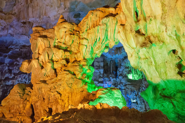 Naklejka premium Cave on Halong Bay. Vietnam