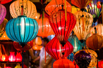 Fototapeta na wymiar Colorful lanterns at the market street of Hoi