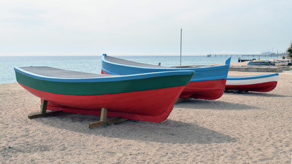 Naklejka na ściany i meble Barcas en la playa
