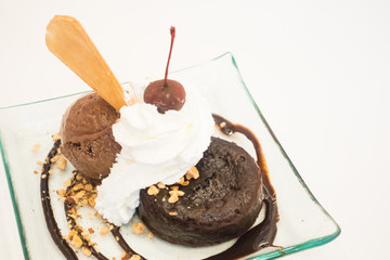 Chocolate brownie lava with ice cream