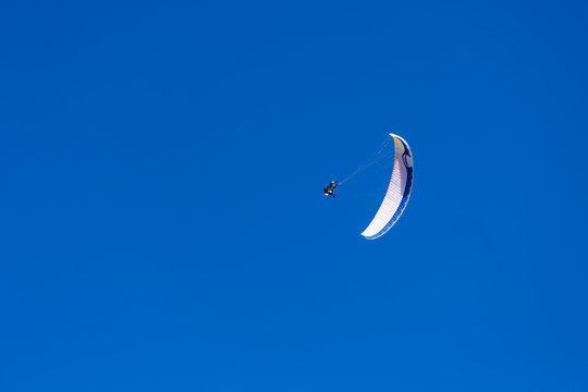Speed flying on a small, fast fabric wing done on skis