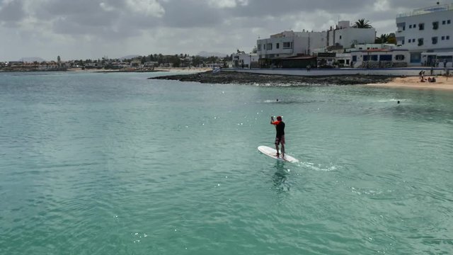 paddle dans le lagon 4k video