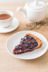 blueberry pie with tea