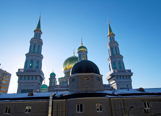 Fototapeta na wymiar mosque near Olympic Avenue