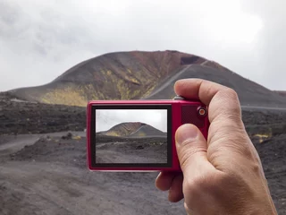 Schilderijen op glas Etna volcano in camera viewfinder © pandawild