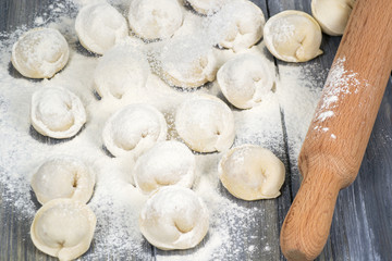 cooking dumplings molding
