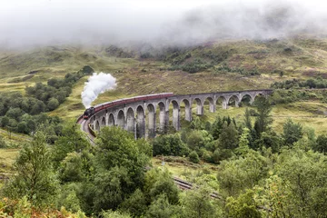 Fototapete Glenfinnan-Viadukt Zug auf Viadukt, Glenfinnan, Schottland, UK