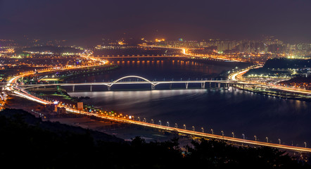 Obraz na płótnie Canvas Cityscape of Hangang bridge in korea