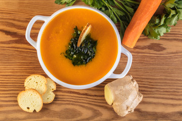 Carrot cream soup with ginger