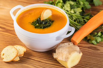 Carrot cream soup with ginger