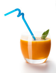 Carrot cocktail with spinach