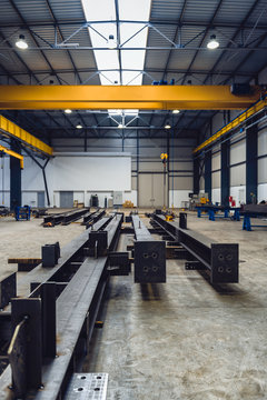 Industrial hall with metal profiles