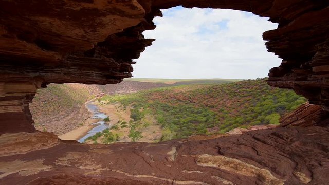 natürliches Fenster im Felsen, abstrakte Felsformation, Western Australia, Australien, Down under, 4 fache Geschwindigkeit, 4 times speed