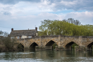 View of the New Bridge over the River Thames between Abingdon and Witney
