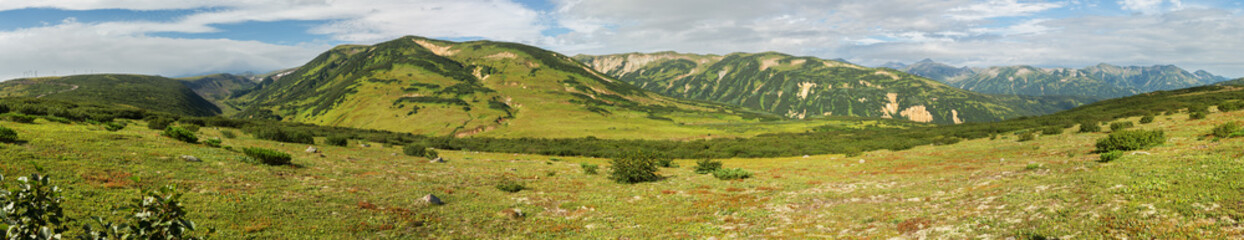 Fototapeta na wymiar Beautiful summer panorama of Viluchinsky pass