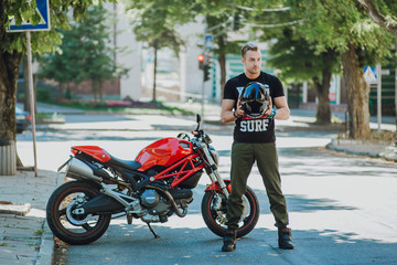 motorcyclis holds great time