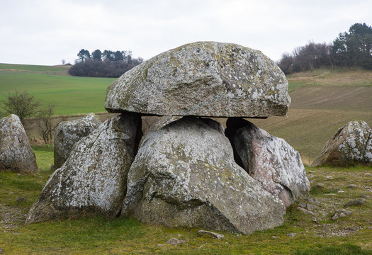 H&uuml;nengrab Mols Bjerge