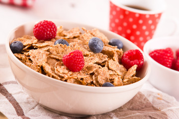 Breakfast with wholegrain cereals. 