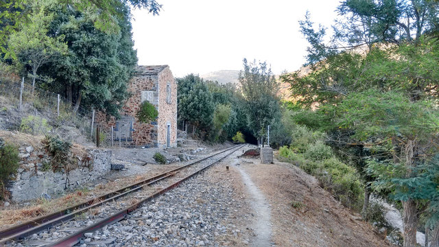 Ferrovia Mandas-Arbatax, Trenino Verde della Sardegna, Casa Cantoniera