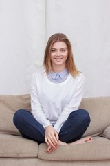 Obraz premium Woman smiling joyful and happy