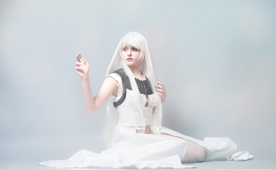 Bénédiction d'une Nymphe assise