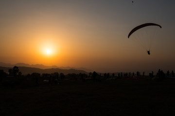 Fototapeta na wymiar Paragliding at Bir 