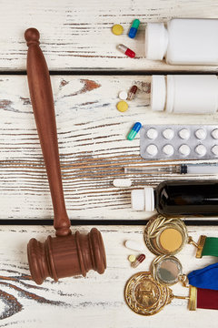 Judge's hammer and drugs. Doping and punishment in sport.